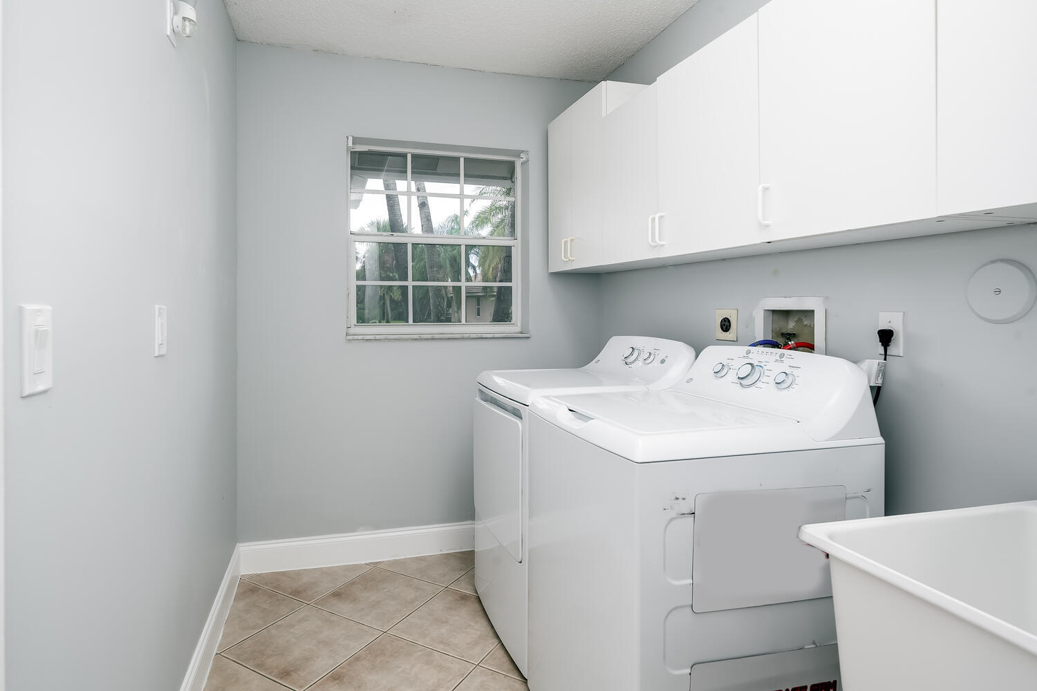 22264 Collington Drive Boca Raton, FL 33428 - Photo 28 of 36 Must See Property-large-027-022-Laundry