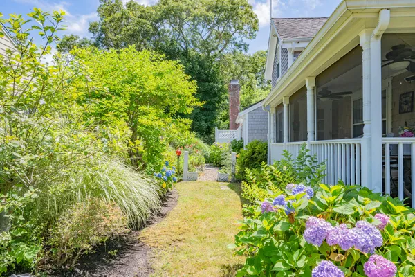 $1,265,000 | 181 School Street, Cotuit, MA 02635