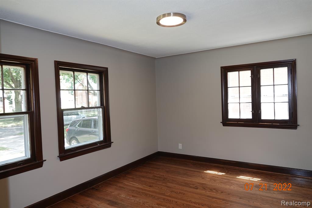 14965 Greenview Road Detroit, MI 48223 - Photo 11 of 23