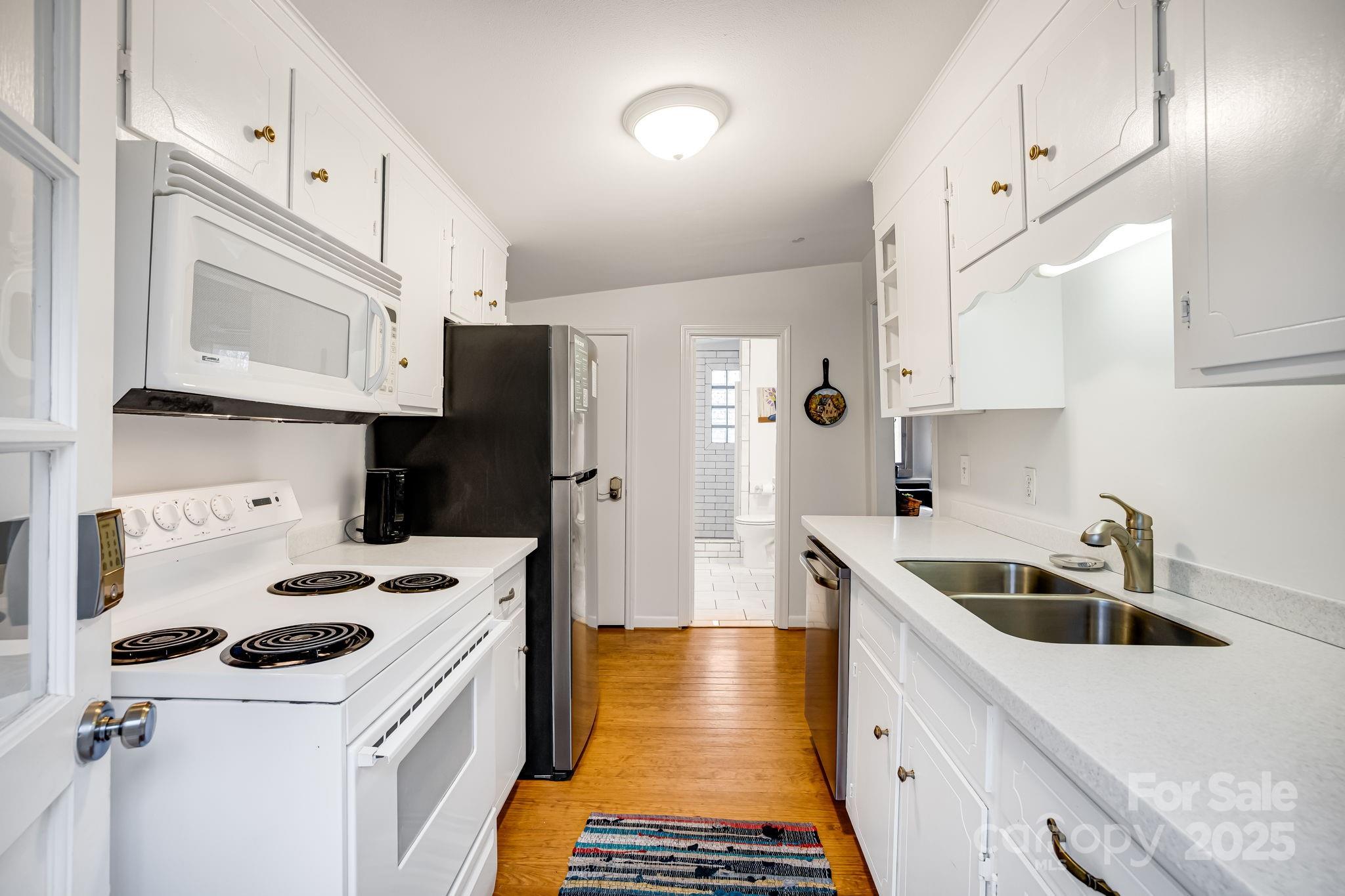 336-351 Colony Road Hendersonville, NC 28792 - Photo 27 of 41 Gallery Image 27