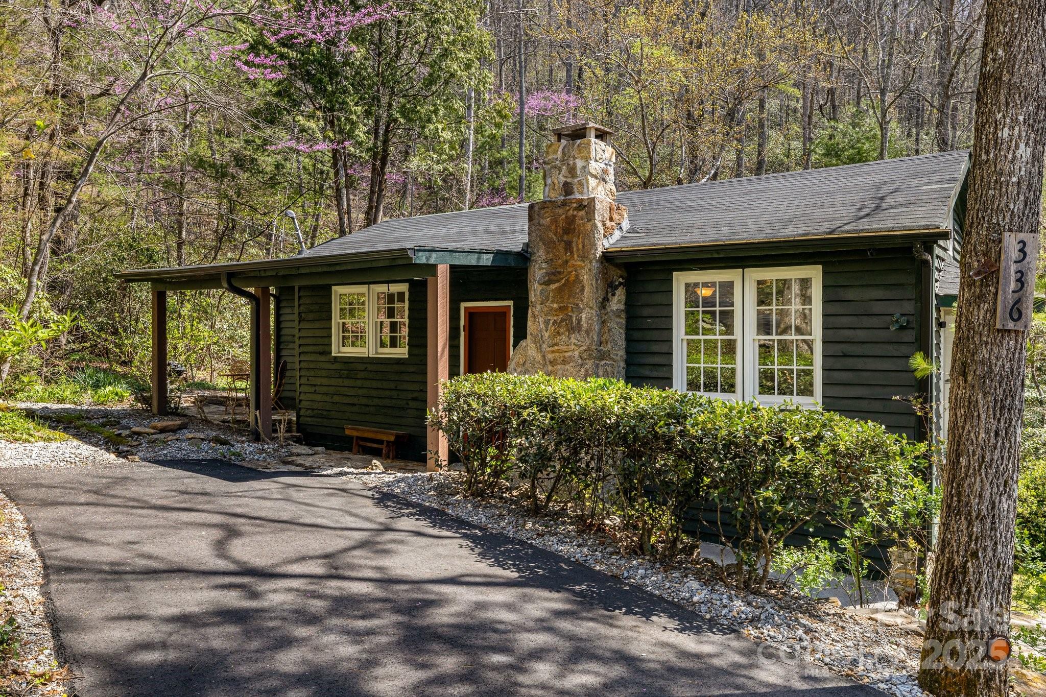 336-351 Colony Road Hendersonville, NC 28792 - Photo 4 of 41 Gallery Image 4
