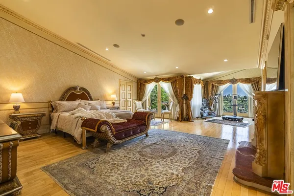 $6,295,000 | 2716 Casiano Road, Los Angeles, CA 90077
