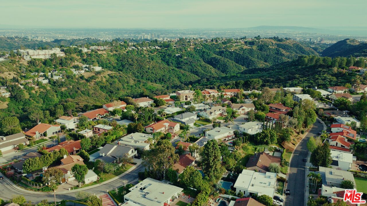 2716 Casiano Road Los Angeles, CA 90077 - Photo 21 of 21 a view of a garden