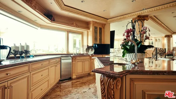 $6,295,000 | 2716 Casiano Road, Los Angeles, CA 90077