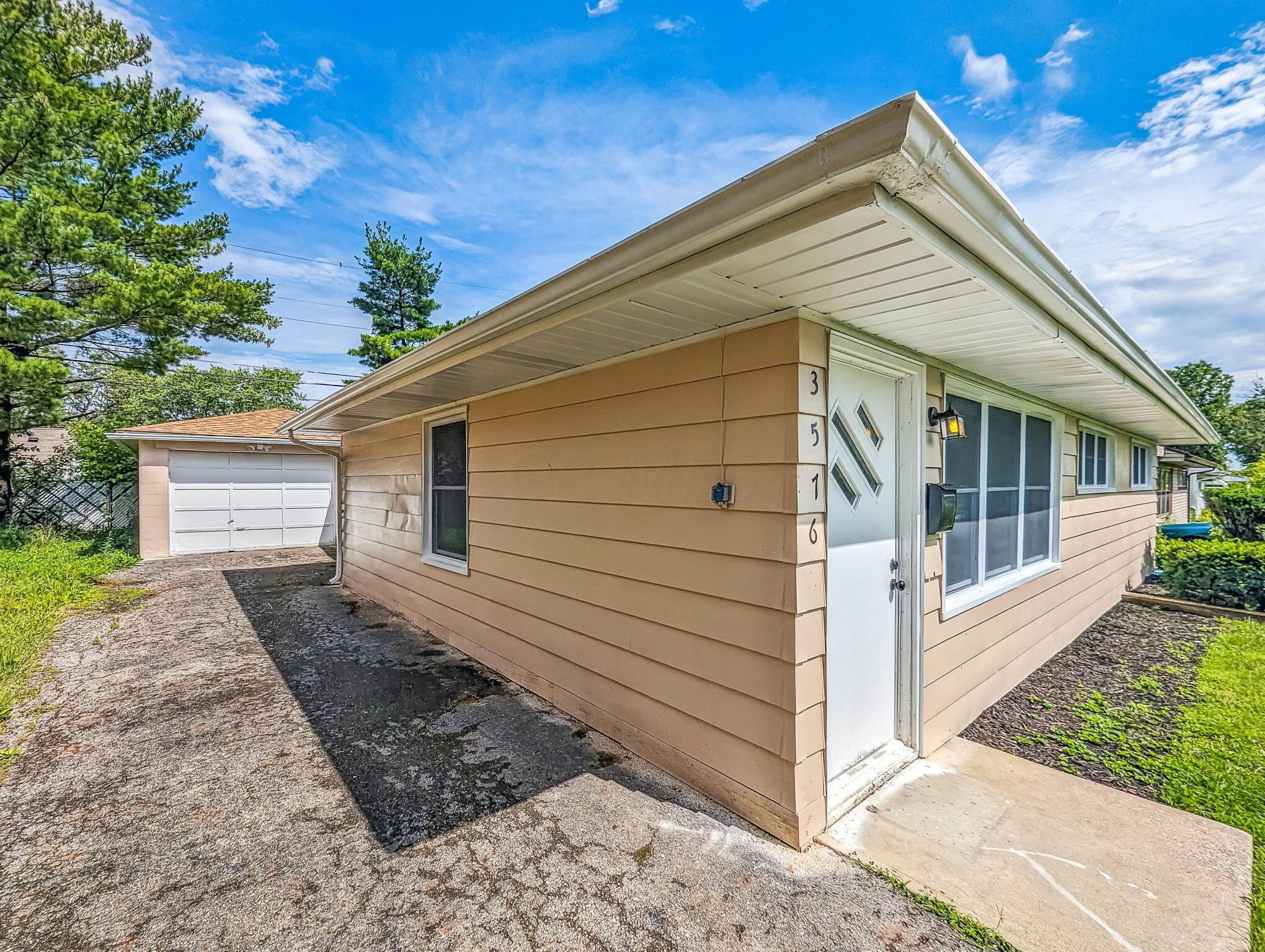 3576 Gerbert Road Columbus, OH 43224 - Photo 4 of 41 5-web-or-mls-3576-gerbert-rd