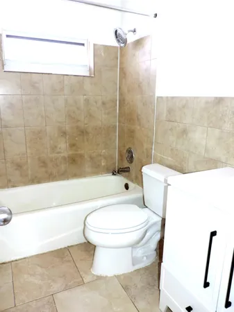 $2,000 | 1621 Southwest 6th Avenue, Unit 2, Pompano Beach, FL 33060