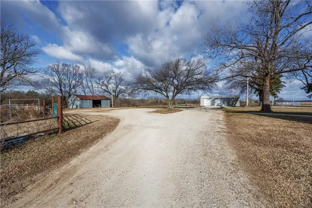 $340,000 | 5976 Pratt Road, Neodesha, KS 66757