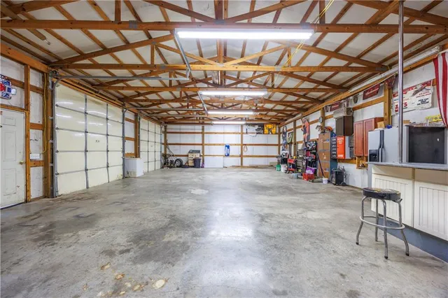 $340,000 | 5976 Pratt Road, Neodesha, KS 66757