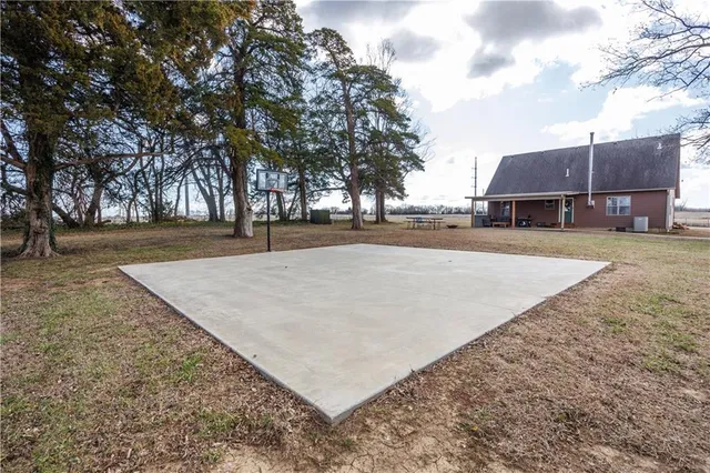 $340,000 | 5976 Pratt Road, Neodesha, KS 66757