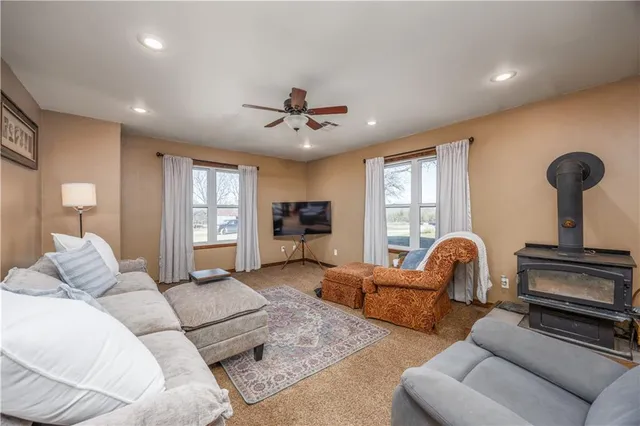 $340,000 | 5976 Pratt Road, Neodesha, KS 66757