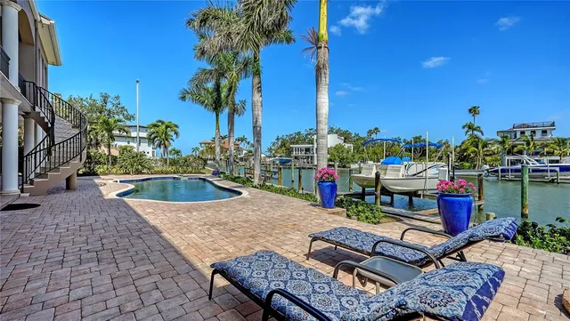 $4,300,000 | 975 Whitakers Lane, Sarasota, FL 34236