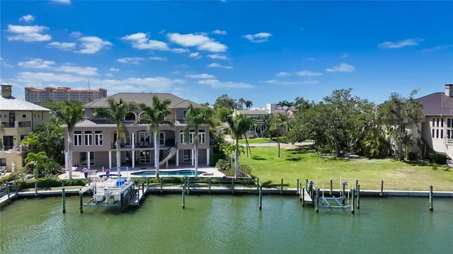 $4,300,000 | 975 Whitakers Lane, Sarasota, FL 34236