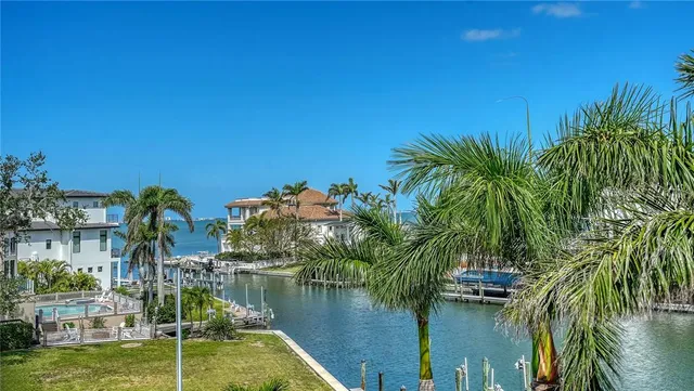 $4,300,000 | 975 Whitakers Lane, Sarasota, FL 34236