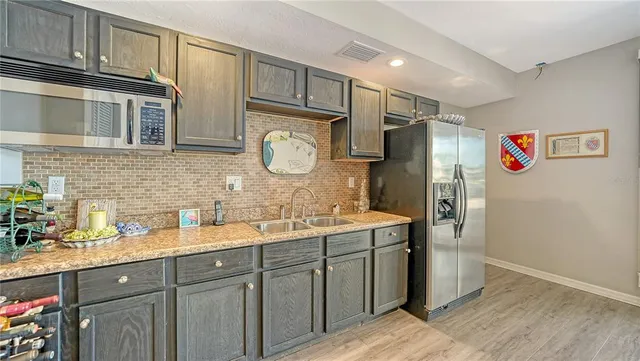 $4,300,000 | 975 Whitakers Lane, Sarasota, FL 34236