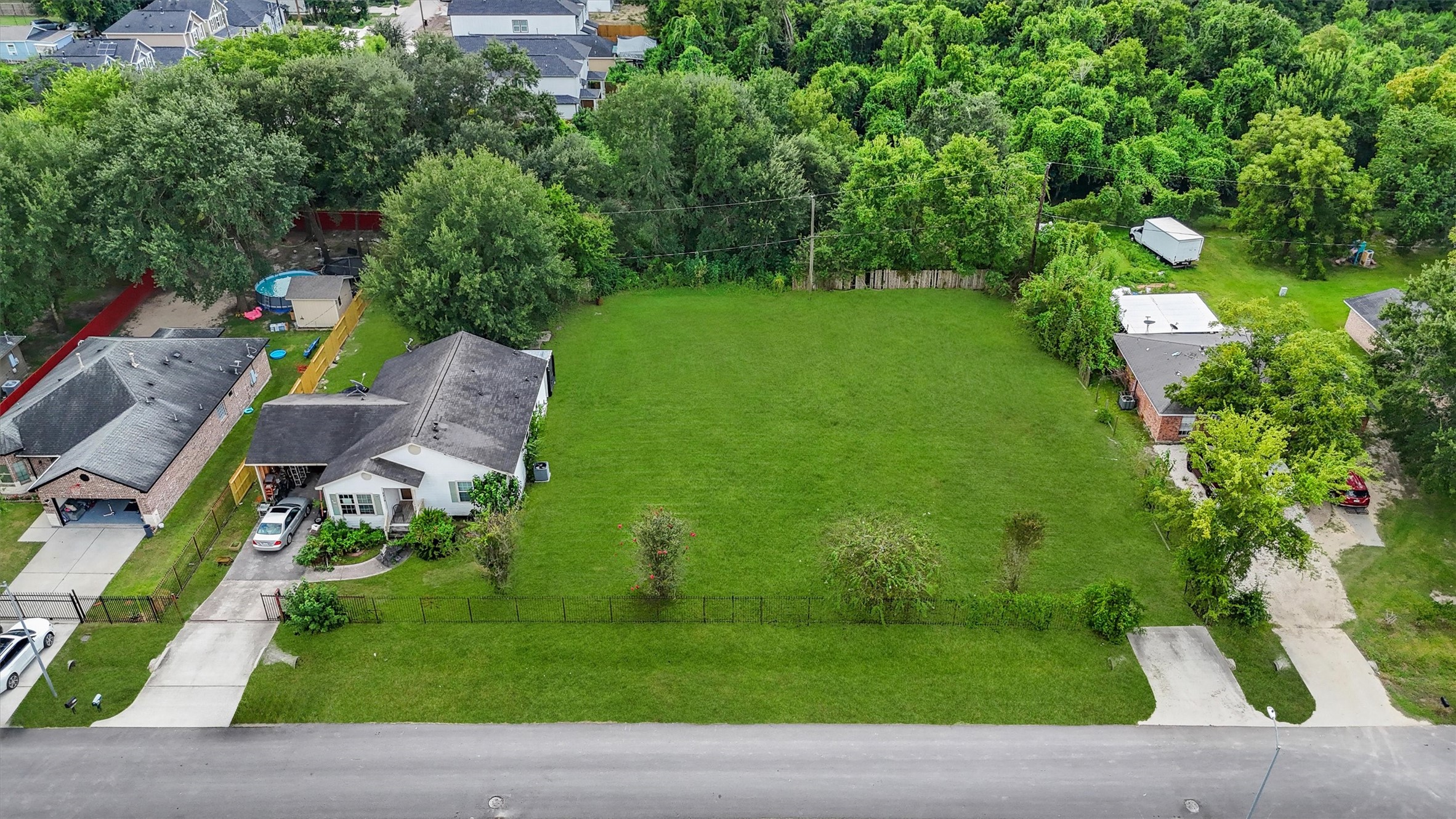 2823 Rigel Road Houston, TX 77088 - Photo 1 of 10 Disclaimer: House is not for sale. Only the lots outlined in the first pictures.