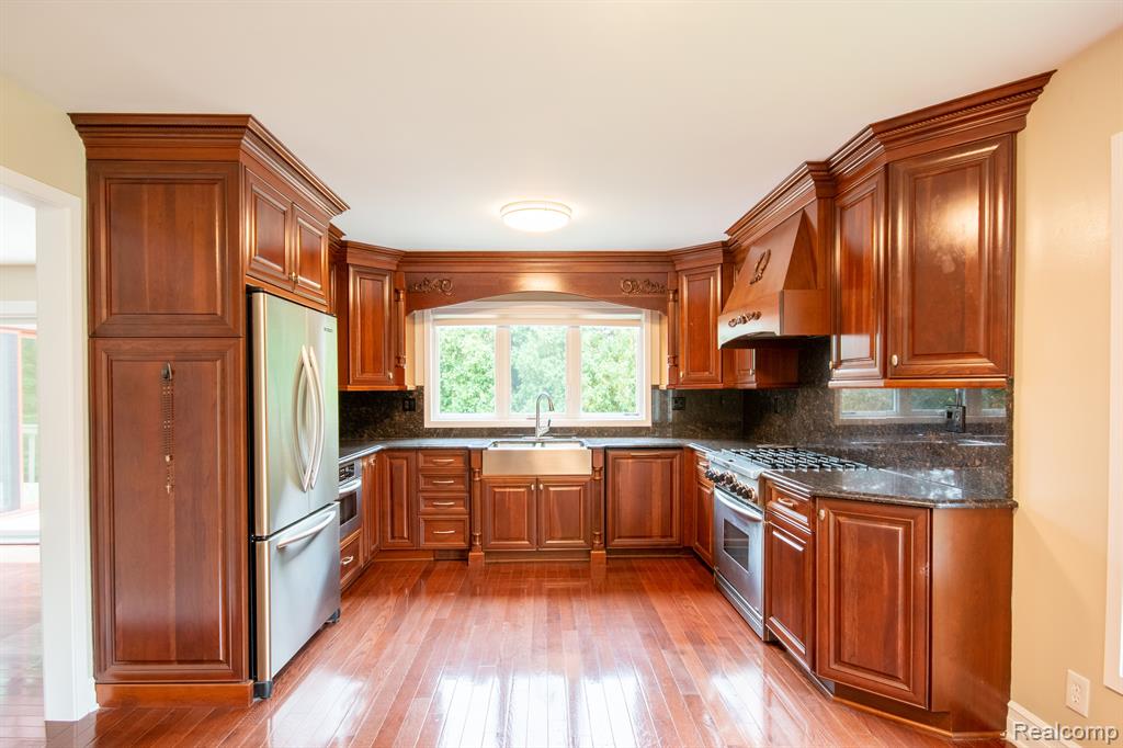 36609 Valley Ridge Drive Farmington Hills, MI 48331 - Photo 9 of 19