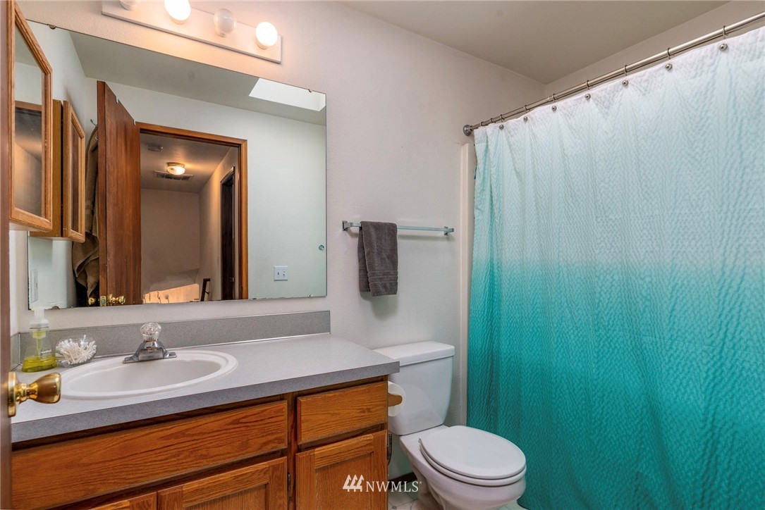 7406 Vandermark Road East Bonney Lake, WA 98391 - Photo 11 of 17