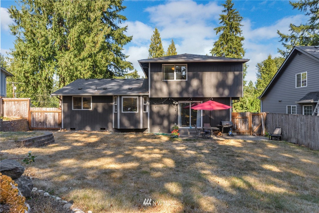 7406 Vandermark Road East Bonney Lake, WA 98391 - Photo 15 of 17