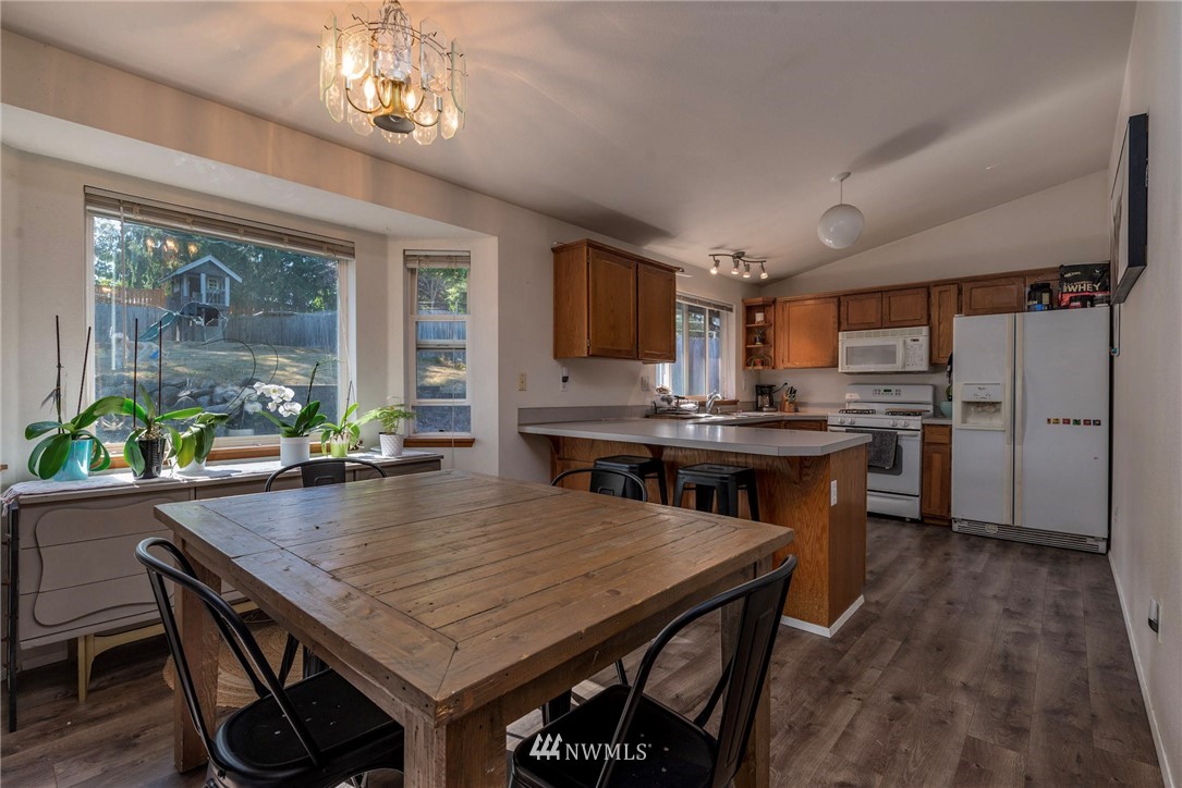7406 Vandermark Road East Bonney Lake, WA 98391 - Photo 6 of 17
