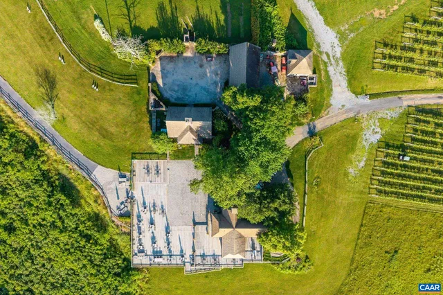 $9,950,000 | 24981 Blue Rdg Parkway, Vesuvius, VA 24483
