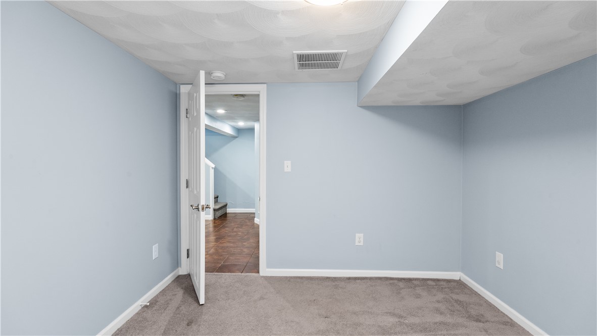 339 George Arden Avenue Warwick, RI 02886 - Photo 27 of 42
