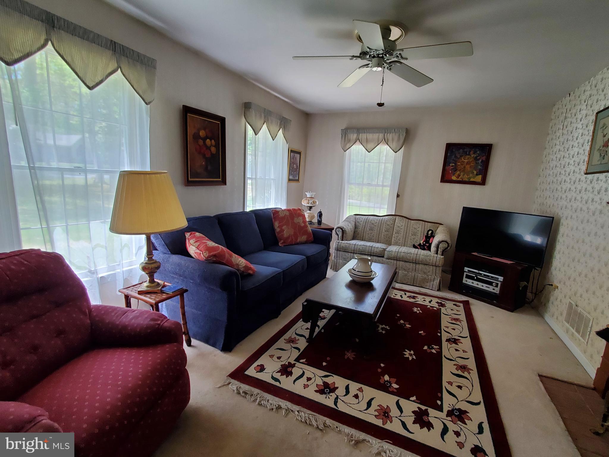 22075 Reynolds Pond Road Ellendale, DE 19941 - Photo 7 of 29 Living Room