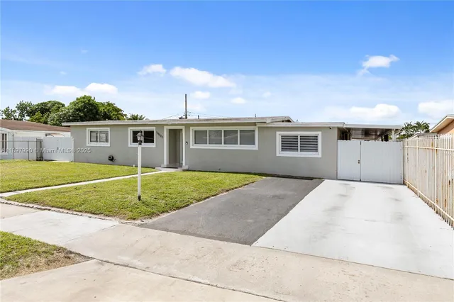 a view of outdoor space yard and house