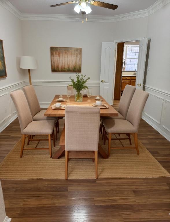 6319 Zadock Woods Drive Austin, TX 78749 - Photo 4 of 39 a workspace with furniture and wooden floor