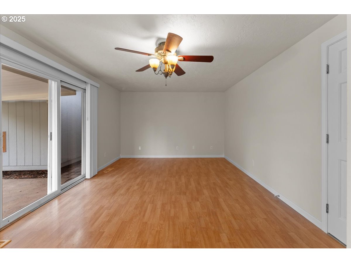 20624 Southwest Rosa Drive Beaverton, OR 97078 - Photo 14 of 36