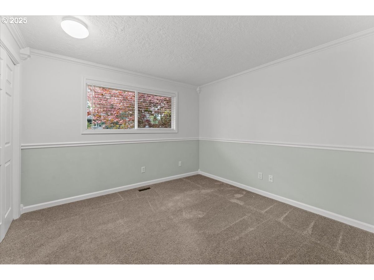 20624 Southwest Rosa Drive Beaverton, OR 97078 - Photo 17 of 36