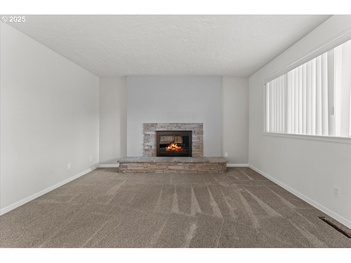 20624 Southwest Rosa Drive Beaverton, OR 97078 - Photo 5 of 36