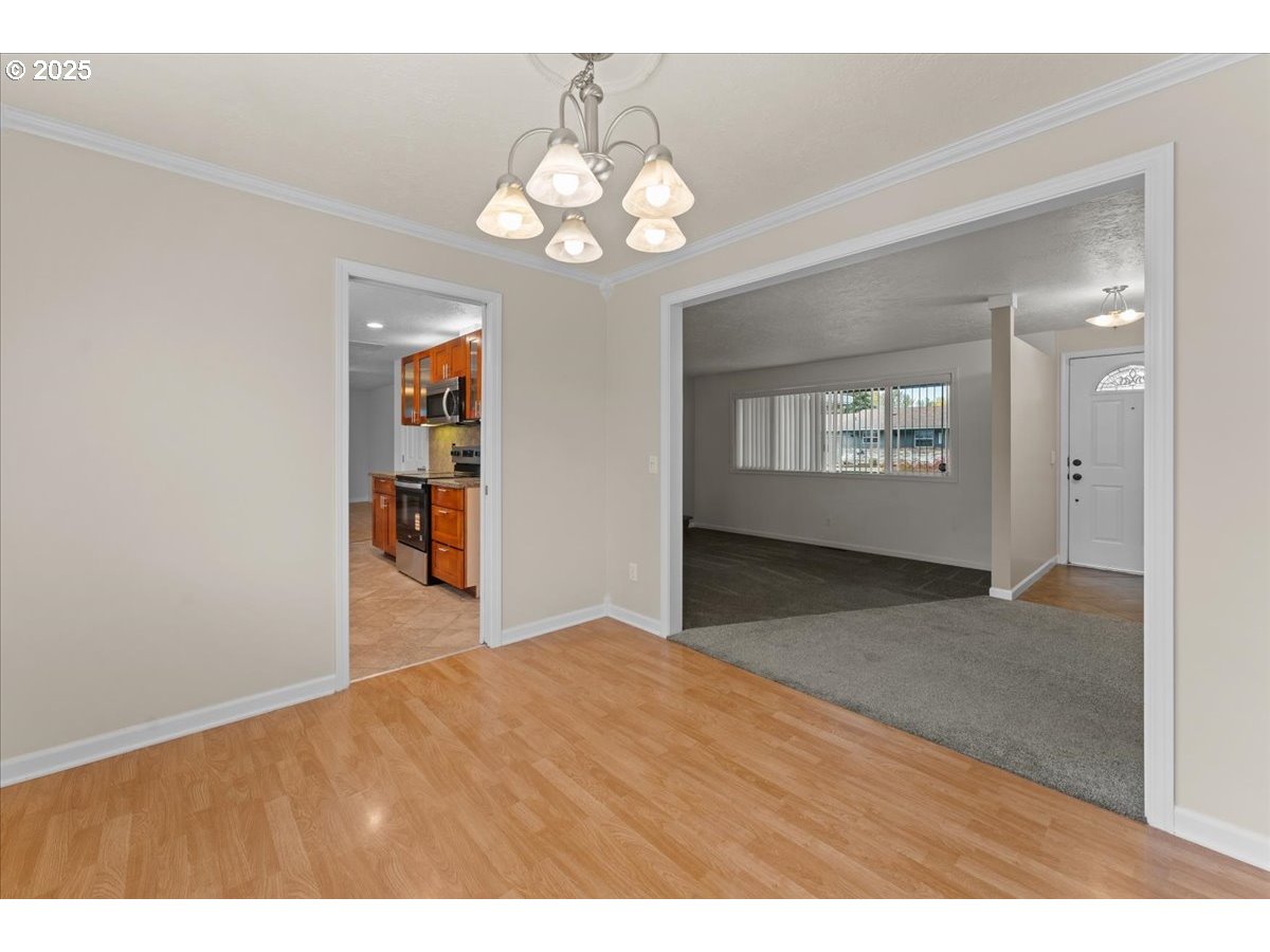 20624 Southwest Rosa Drive Beaverton, OR 97078 - Photo 8 of 36