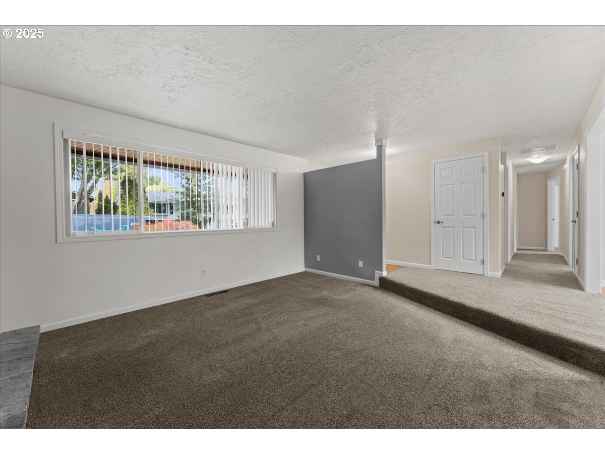 20624 Southwest Rosa Drive Beaverton, OR 97078 - Photo 9 of 36