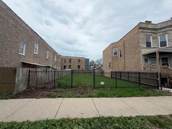 $72,900 | 1053 North Lawndale Avenue, Chicago, IL 60651