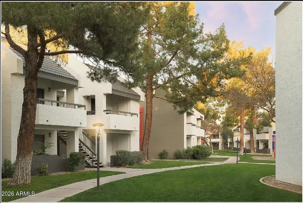 $1,240 | 950 North Gilbert Road, Unit 1A, Gilbert, AZ 85234