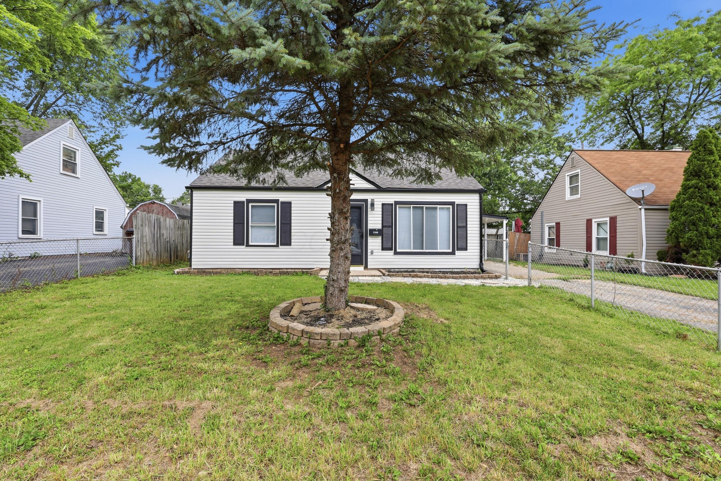 2386 Lindale Road Columbus, OH 43224 - Photo 1 of 31 4_0a7a2034