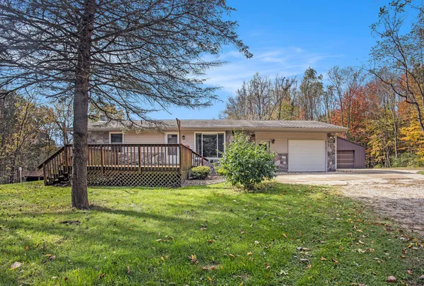 $392,500 | 6371 Wood School Road, Freeport, MI 49325