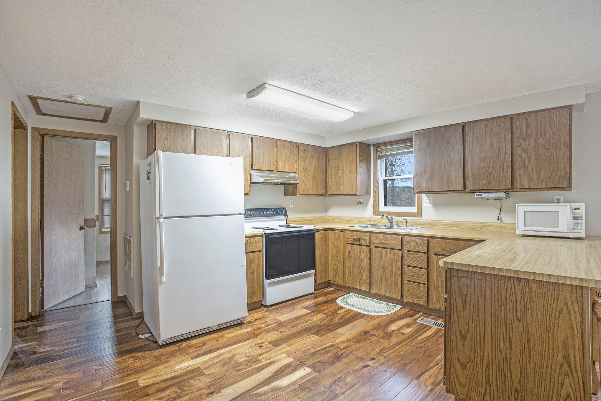 6371 Wood School Road Freeport, MI 49325 - Photo 11 of 44 6371 Wood School Kitchen 1