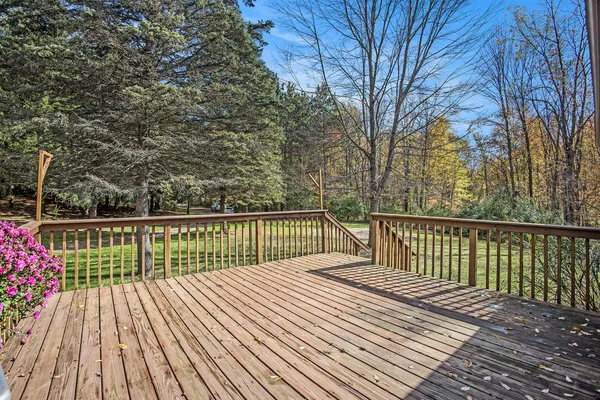 $392,500 | 6371 Wood School Road, Freeport, MI 49325