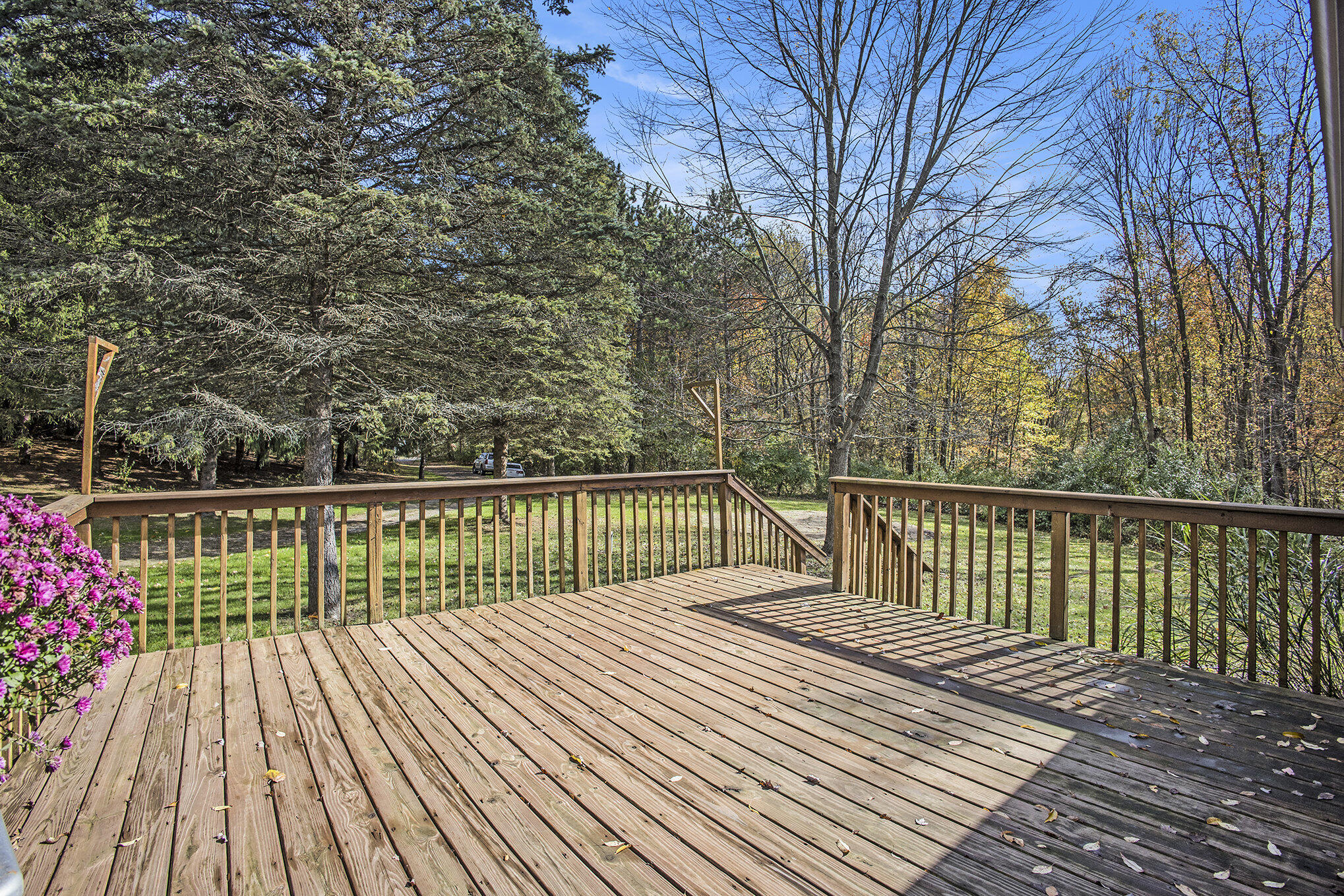 6371 Wood School Road Freeport, MI 49325 - Photo 17 of 44 6371 Wood School Front deck