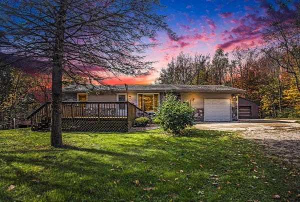 $392,500 | 6371 Wood School Road, Freeport, MI 49325