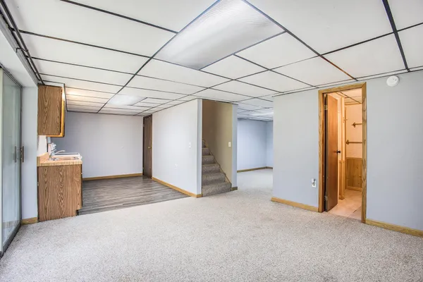 $392,500 | 6371 Wood School Road, Freeport, MI 49325