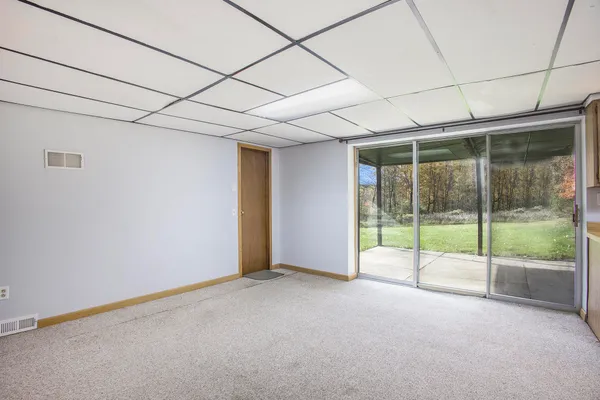 $392,500 | 6371 Wood School Road, Freeport, MI 49325