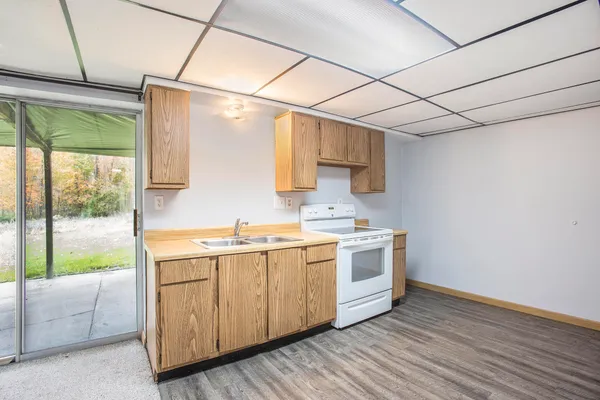 $392,500 | 6371 Wood School Road, Freeport, MI 49325