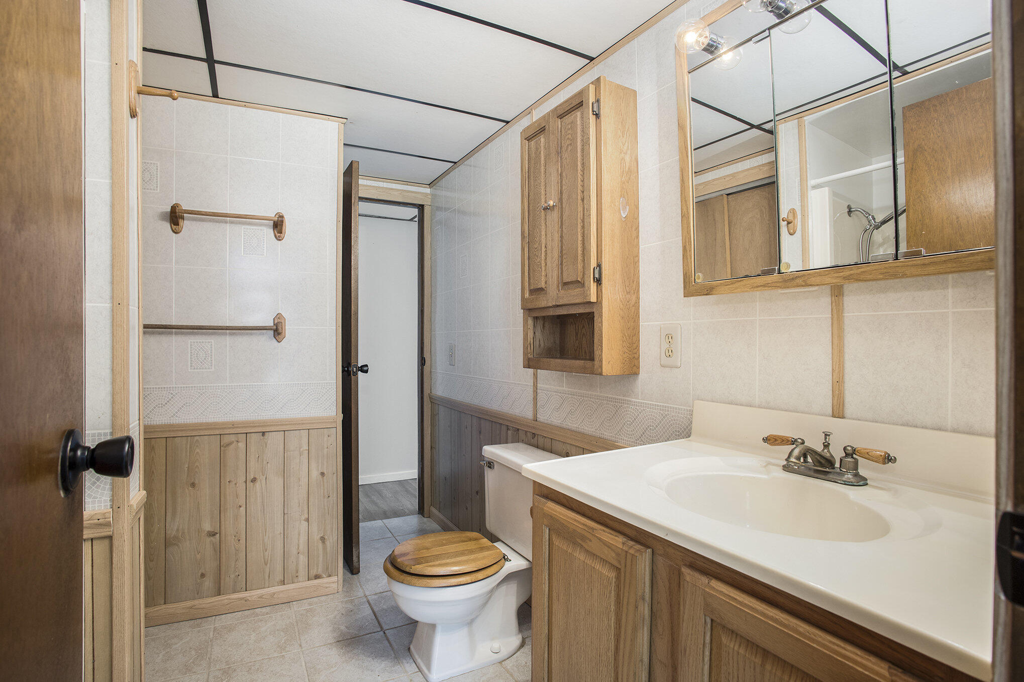 6371 Wood School Road Freeport, MI 49325 - Photo 29 of 44 6371 Wood School Base Bath