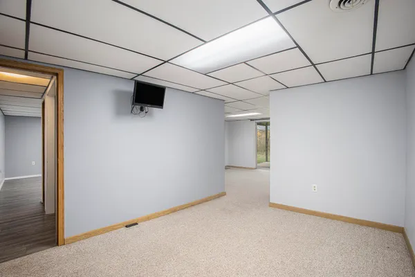 $392,500 | 6371 Wood School Road, Freeport, MI 49325