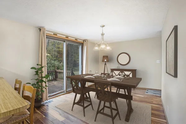 $392,500 | 6371 Wood School Road, Freeport, MI 49325