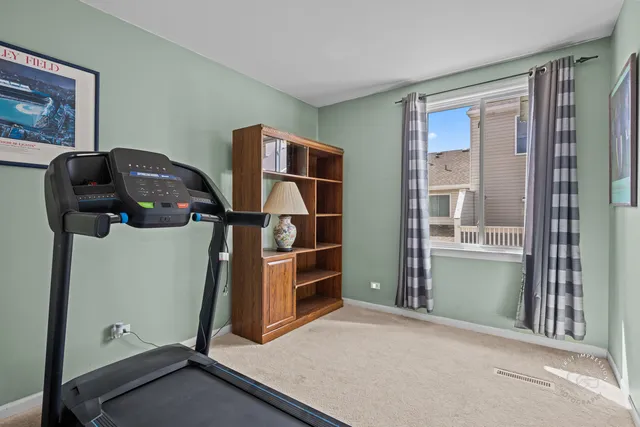 $244,900 | 1202 Fox Hill Lane, North Aurora, IL 60542