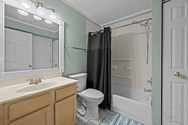 $244,900 | 1202 Fox Hill Lane, North Aurora, IL 60542