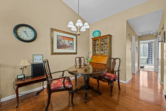 $244,900 | 1202 Fox Hill Lane, North Aurora, IL 60542